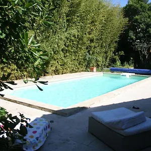  Apartahotel Le Petit Palais Maisonnette Francia