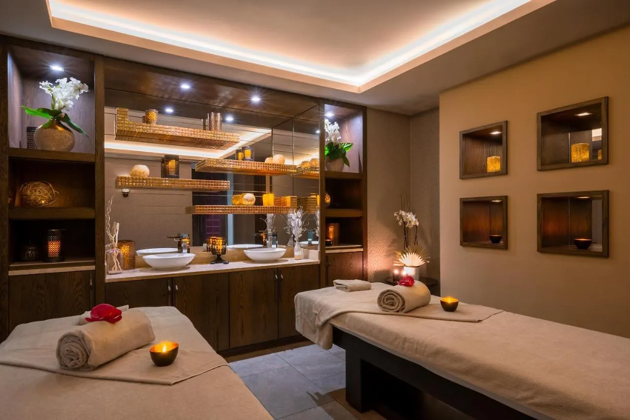 Tiara Miramar Beach Resort Théoule-sur-Mer 5*,